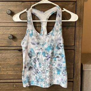 Lululemon cropped tank